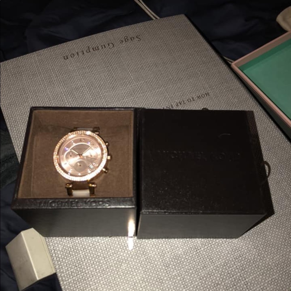 Mk watch - Picture 4 of 5